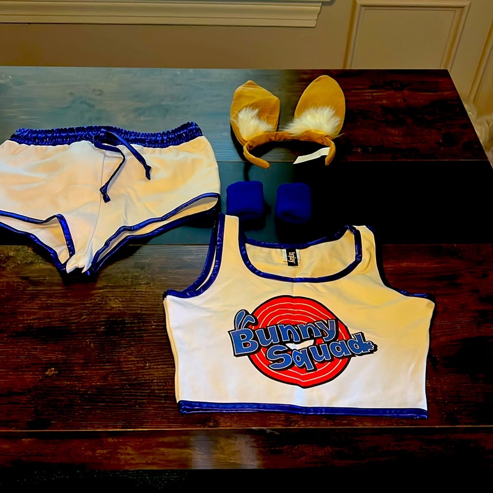 Halloween Lola bunny FASHIONNOVA costume S